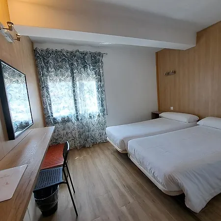 Avanti Pas De La Casa