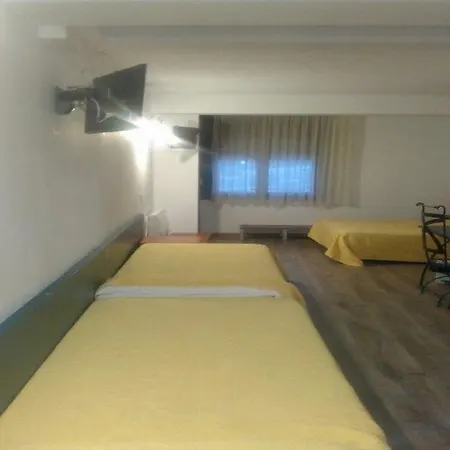 Avanti 3* Pas De La Casa