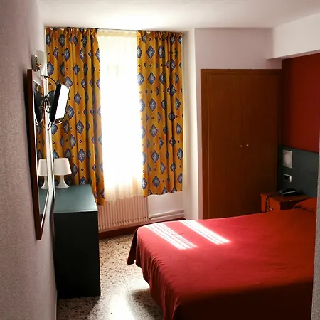 Avanti 3* Pas De La Casa